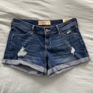 NWT Hollister Shorts 4”inseam low rise size 5